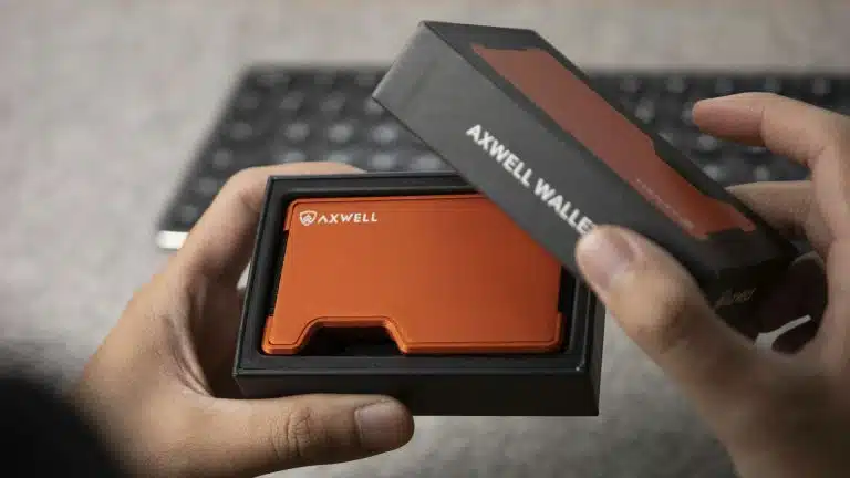 Laser marking applications in the fashion and luxury sector: personalization and authentication of high-end products